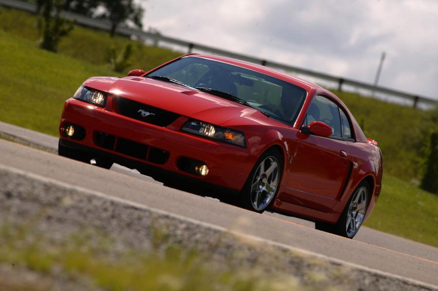  Ford Mustang SVT Cobra 2003 года  (фото 10 из 61)